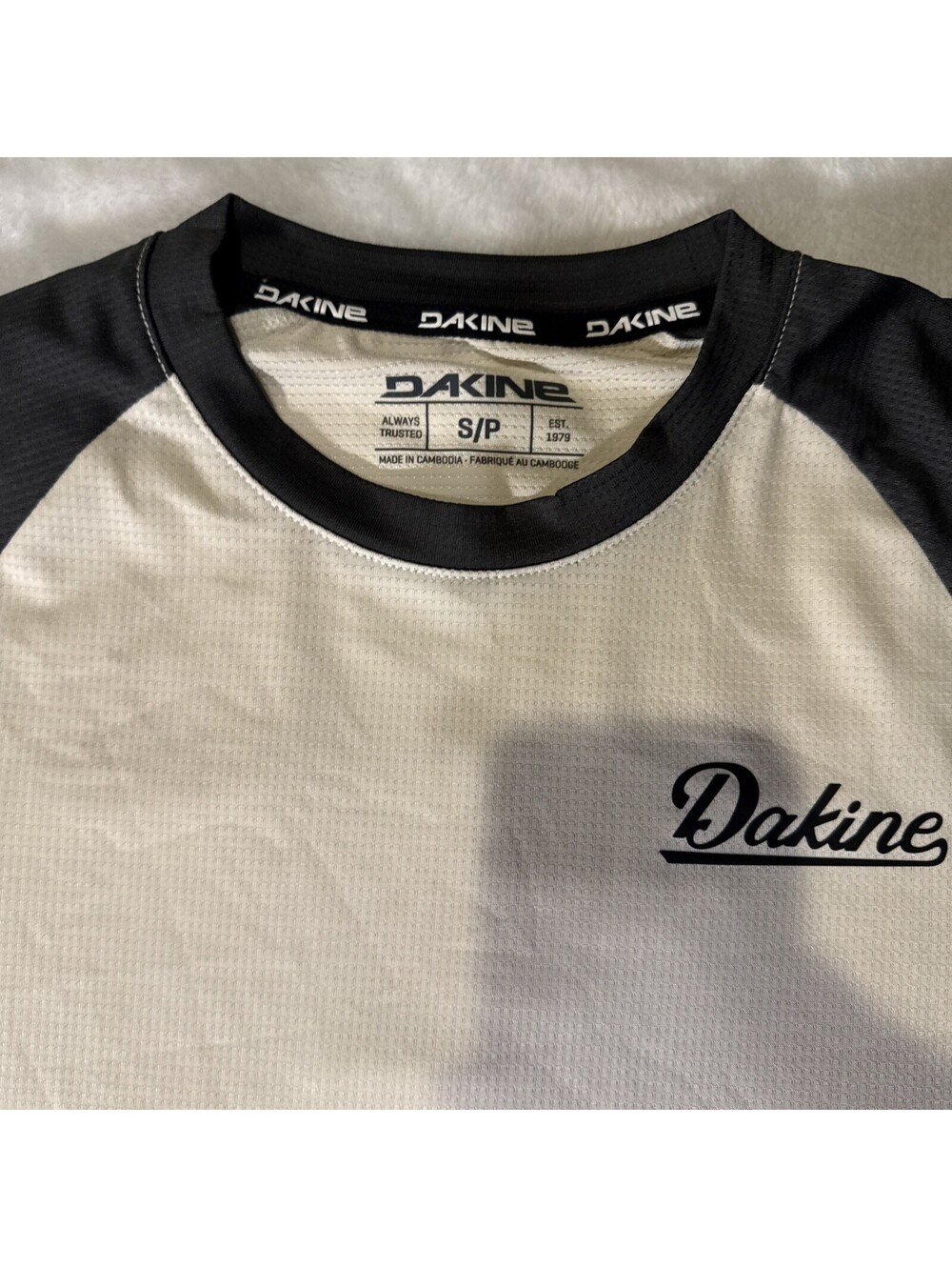 DaKine Flow Loose-Fit Surf Shirt -jerseys 3/4 Sleeve S UFP 20+ NWT (2018) - Picture 2 of 8